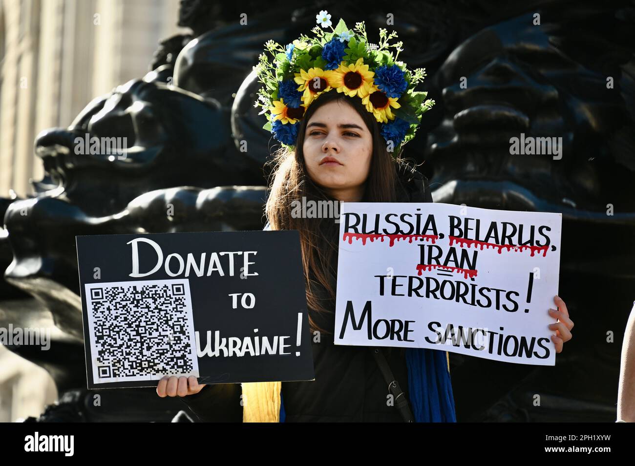 London, Großbritannien. Zwei Organisationen, Stage of Freedom und Women Fight 4UA, trafen sich bei einer Kundgebung im Piccadilly Circus und forderten Freiheit für den Iran und ein Ende der russischen Invasion in der Ukraine. Kredit: michael melia/Alamy Live News Stockfoto