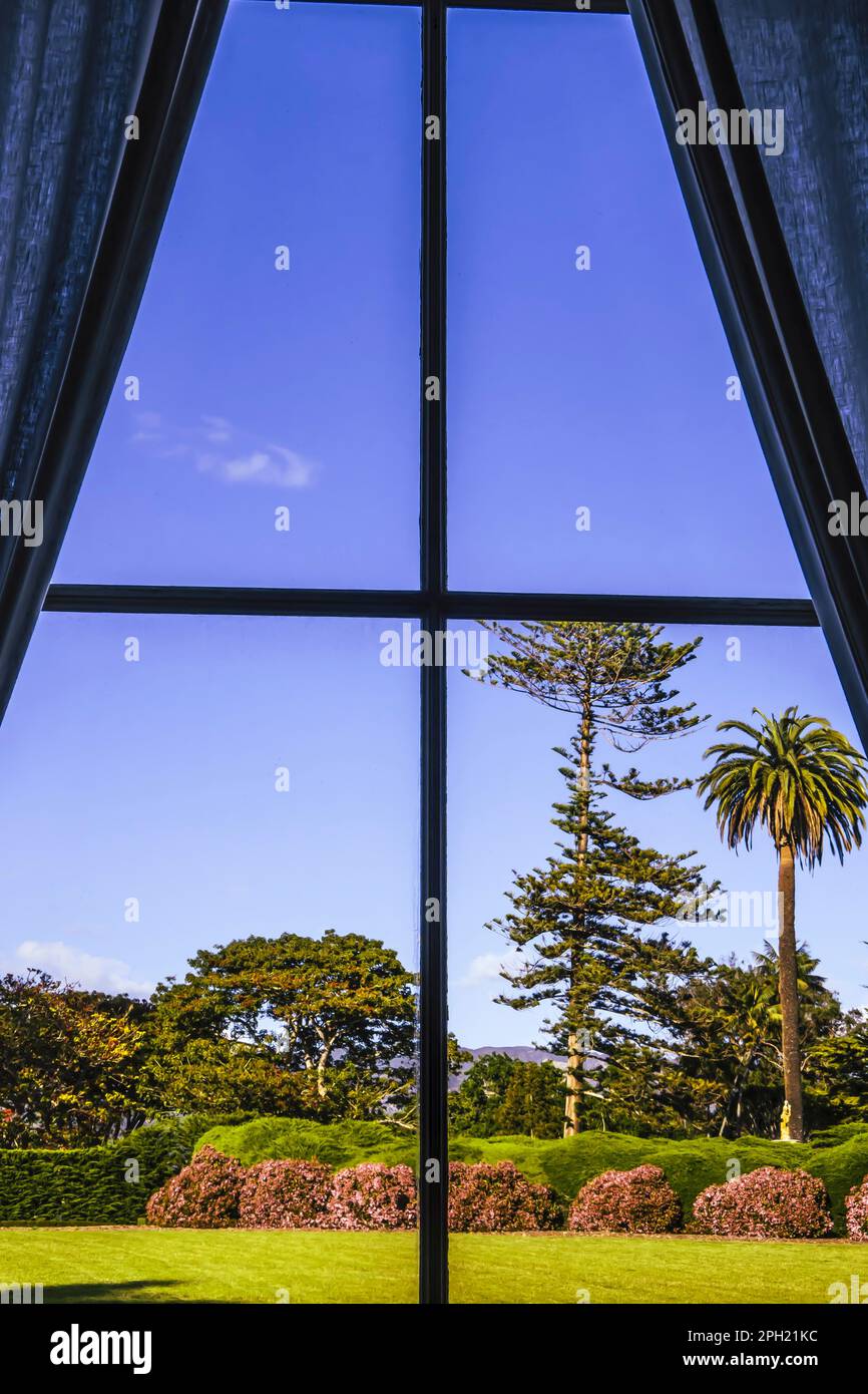 Aus dem Fenster von Bellosguardo, der Clark Mansion in Santa Barbara, Thema des Bestsellerbuchs der New York Times: "Leere Villen Stockfoto