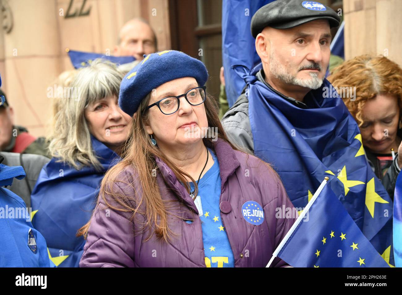 Parliament Square, London, Großbritannien. 25. März 2023. EU-proeuropäische Demonstration ein nationaler Wiedereintritt März - Tag des Wiedereintretens mit EU-Flaggen in Westminster. Kredit: Siehe Li/Picture Capital/Alamy Live News Stockfoto