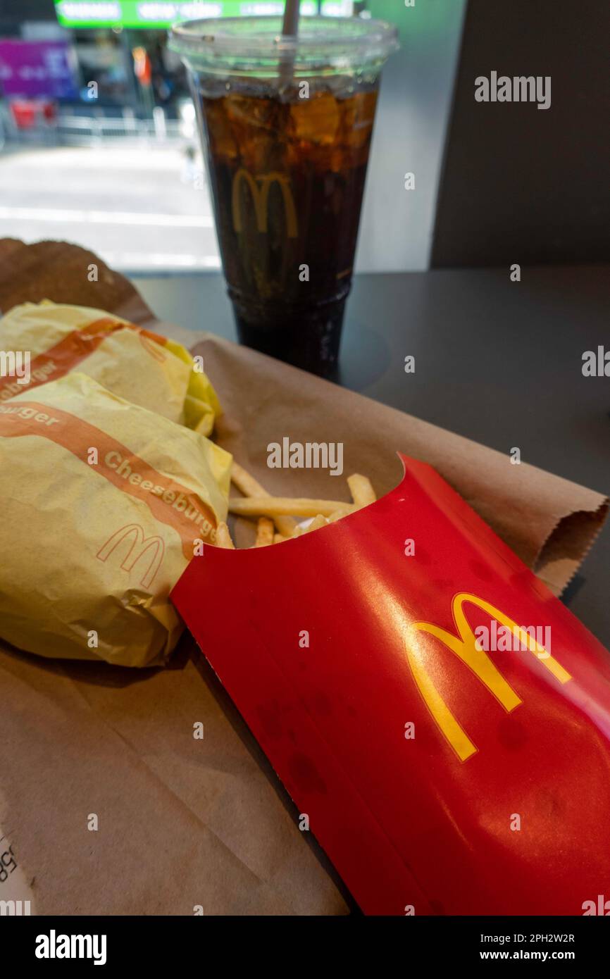 McDonald's Restaurant, Times Square, NYC, USA 2023 Stockfoto