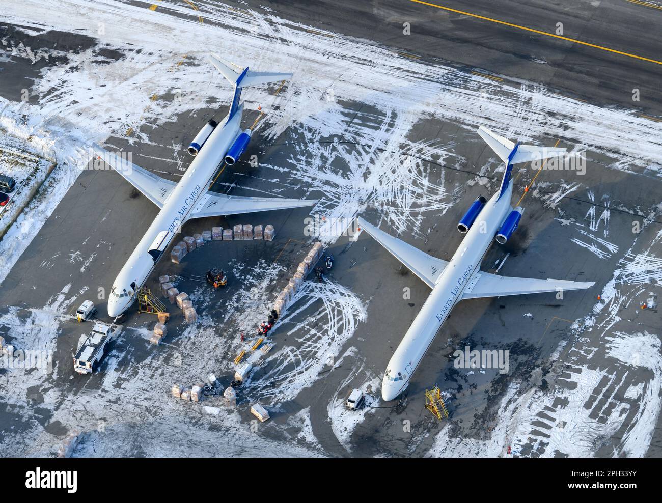 Everts Air Cargo Two McDonnell Douglas MD-80 Flugzeug, auch MD-83F genannt. Everts Air Fleet des Frachtflugzeugs MD-83. Stockfoto