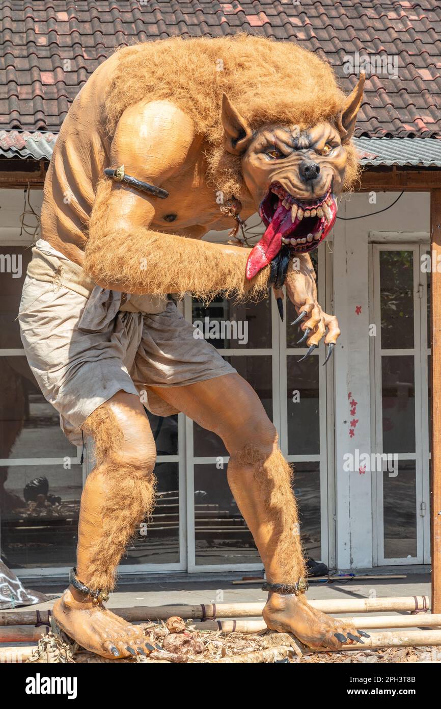 Ogoh-Ogoh, demon Statue für Ngrupuk Parade am Vorabend des nyepi Tag durchgeführt hat, balinesischen Hindu neues Jahr. Stockfoto