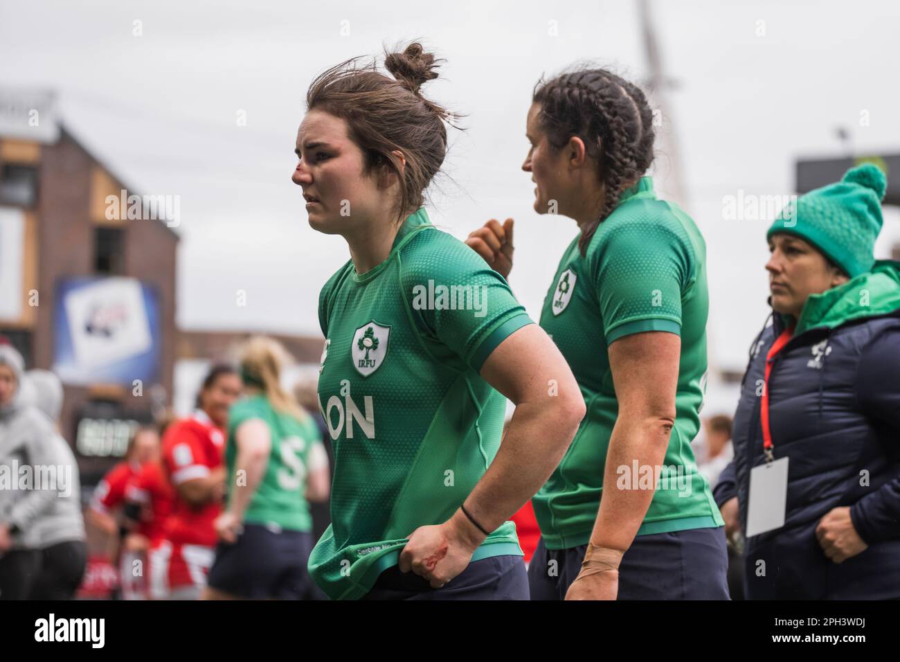 Cardiff, Wales. 25. März 2023 Irland nach dem TikTok Women's Six Nations Rugby-Spiel: Wales gegen Irland im Cardiff Park Arms Stadium in Cardiff, Wales. Kredit: Sam Hardwick/Alamy Live News. Stockfoto