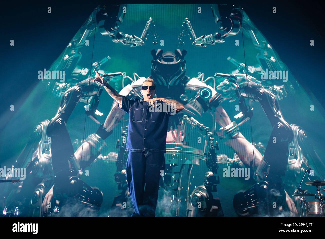 Turin, Italien. 24 marzo 2023. Der italienische Sänger Salmo trat live auf der Bühne der Pala Alpitour in Turin auf. Kredit: Andrea Pinna Stockfoto