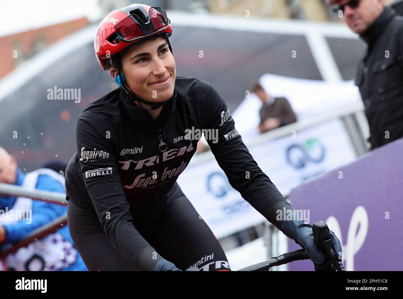 Wevelgem, Belgien. 26. März 2023. Italienisches Elisa Balsamo von Trek-Segafredo bei der Präsentation der Fahrer, vor dem Frauen-Radrennen Gent-Wevelgem - in Flanders Fields, 162, 5 km von Ieper nach Wevelgem, Sonntag, 26. März 2023. BELGA FOTO DAVID PINTENS Kredit: Belga News Agency/Alamy Live News Stockfoto