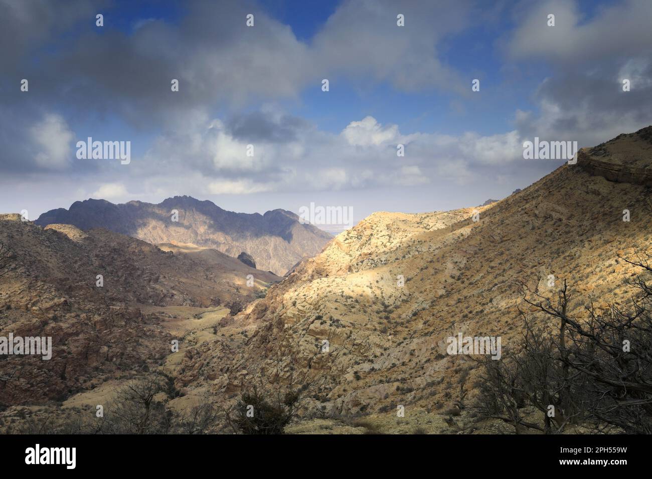 Blick über die Landschaft der Berge von Jabal Abu Mahmoud, Südjordanien, Naher Osten Stockfoto