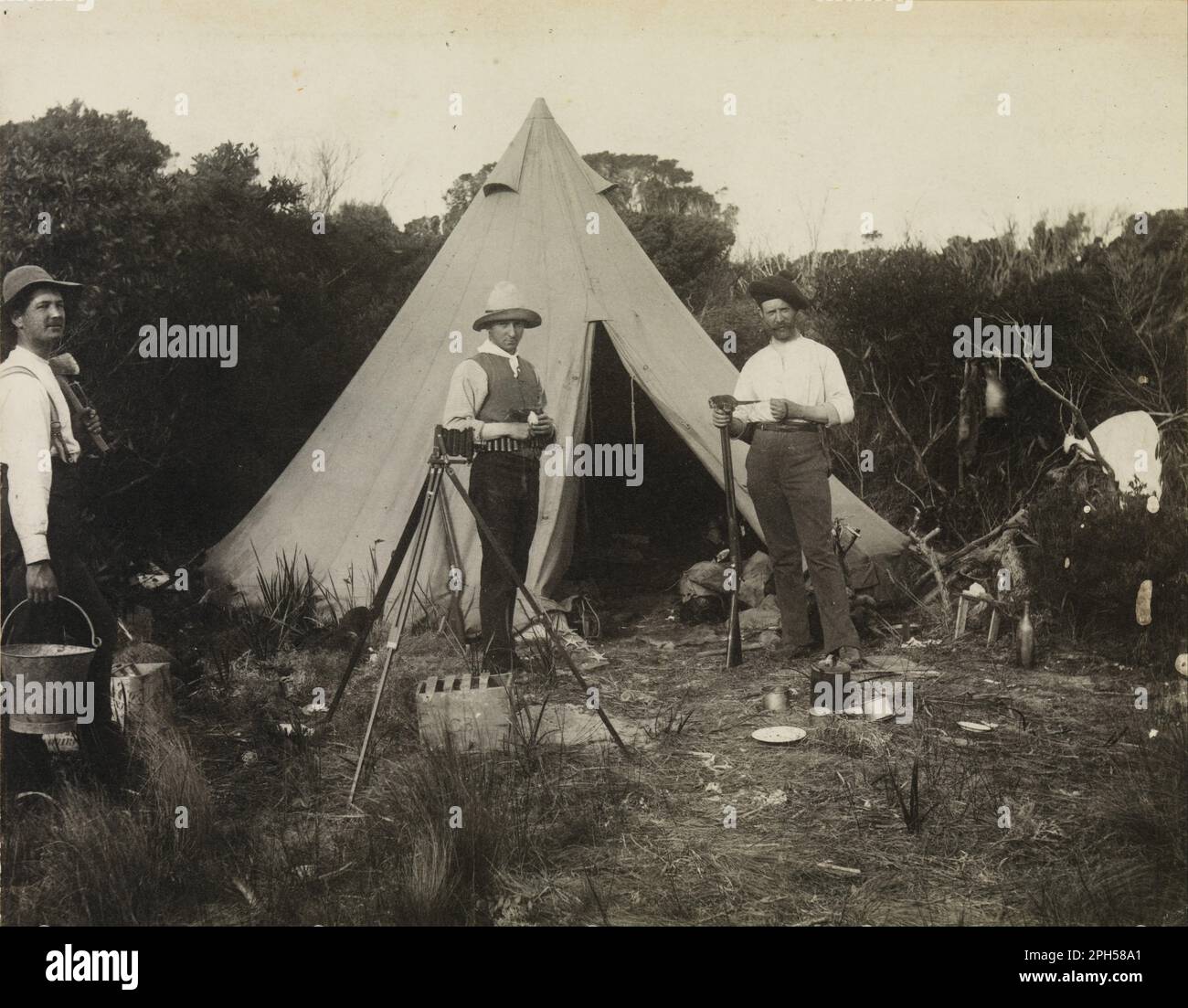 Camp View, Expedition des Naturforscherklubs nach King Island (1887 - 1888) von Archibald James Campbell Stockfoto