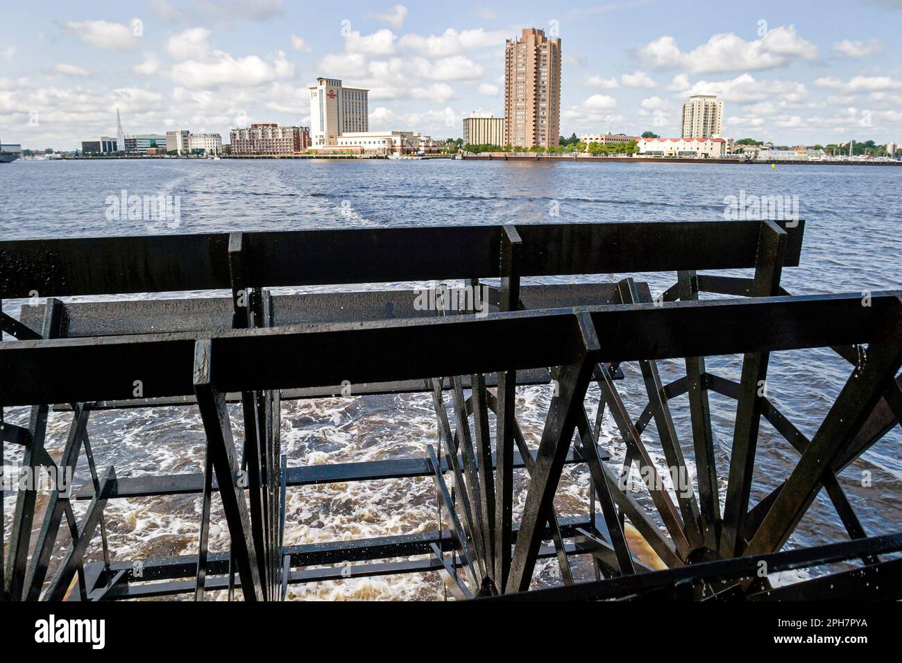 Portsmouth Virginia, Kolonialgeschichte, Skyline der Stadt, Stadtbild, Innenstadt, Stadtzentrum, Gebäude, Architektur, Architektur, städtisch, Bevölkerung, Aussicht von Stockfoto