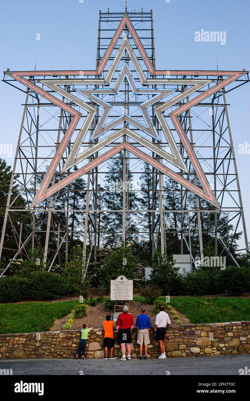 Virginia Appalachian Mountains Southern Appalachia Roanoke Mill Mountain, Roanoke Star die größte von Menschen gemachte Sternfamilie der Welt sieht aus, Stockfoto