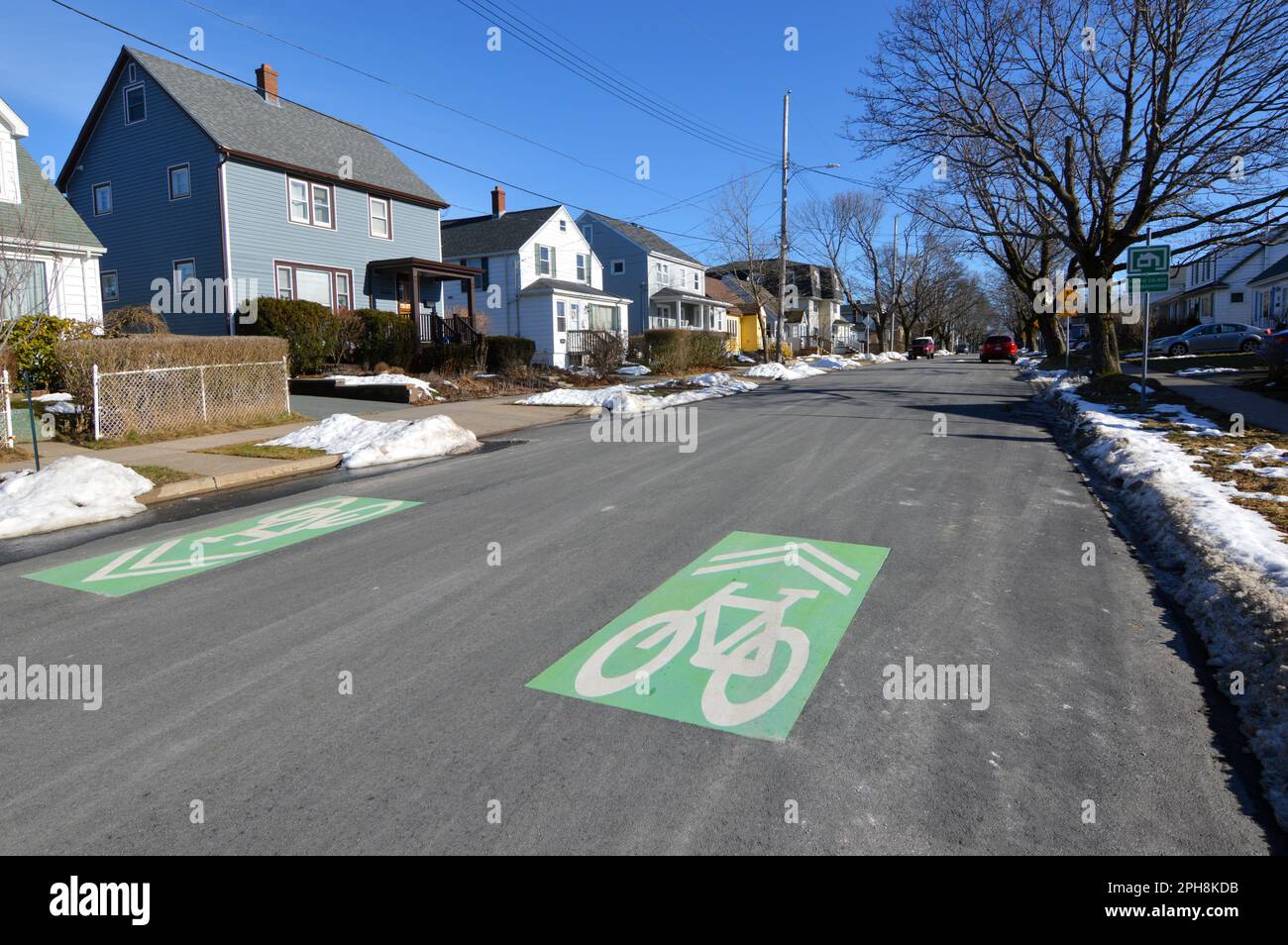 Die lokale Leaman Street Bikeway in North End Halifax, Nova Scotia, Kanada, gehört zu einem Radwegenetz für alle Altersgruppen und Fähigkeiten Stockfoto