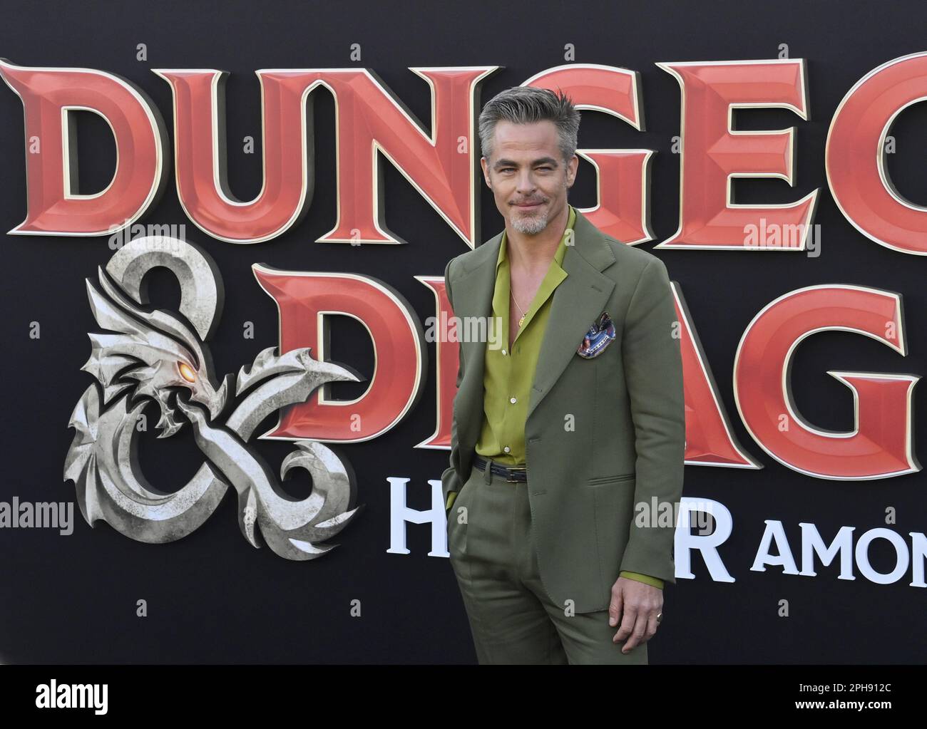 Los Angeles, Usa. 26. März 2023. Das Schauspieler Chris Pine nimmt am Sonntag, den 26. März 2023, am Regency Village Theatre in der Westwood-Abteilung von Los Angeles Teil, an der Premiere der Filmfantasie „Dungeons & Dragons: Honor Better Diebe“ Teil. Storyline: Ein charmanter Dieb und eine Bande unwahrscheinlicher Abenteurer begeben sich auf eine epische Suche, um ein verlorenes Relikt zu Bergen, aber die Dinge laufen gefährlich schief, wenn sie sich mit den falschen Leuten streiten. Foto: Jim Ruymen/UPI Credit: UPI/Alamy Live News Stockfoto