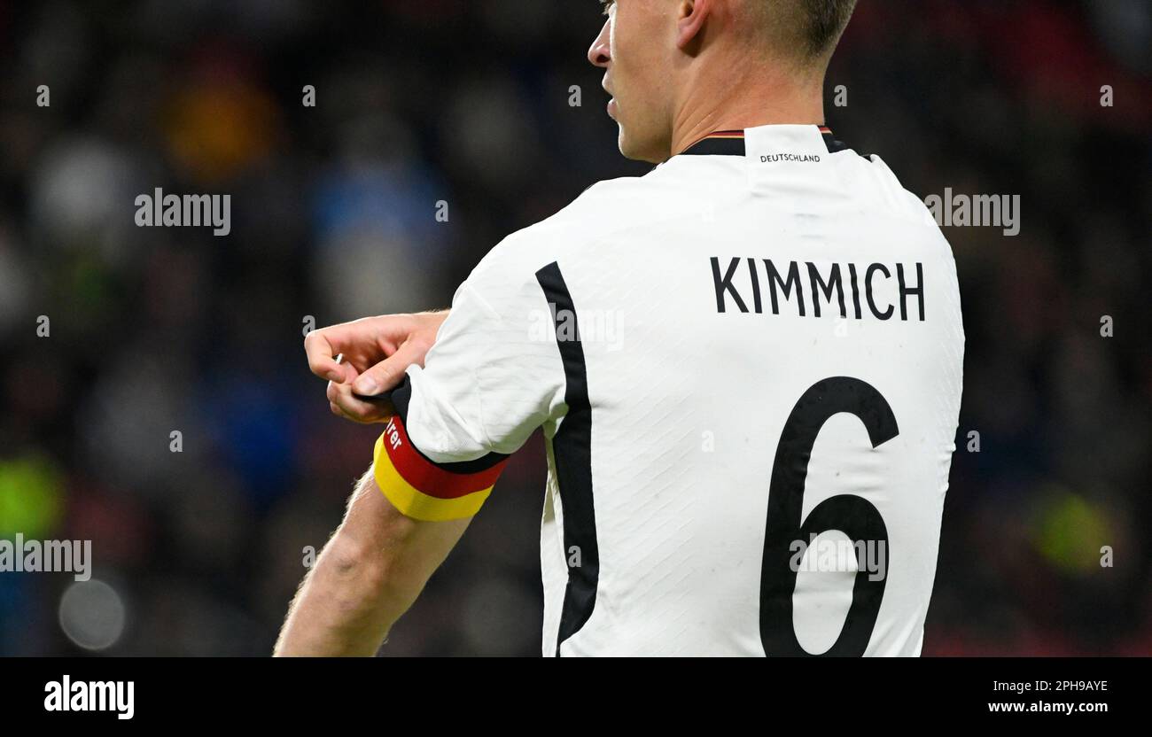 MEWA-Arena Mainz 25,4.2023, Fußball: Internationales Freundschaftsspiel Deutschland (GER) (weiß) vs. PERU (PER) (rot) - Joshua Kimmich (GER), Kapitänsarmband Stockfoto