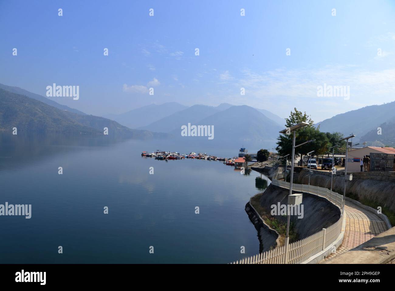 Ein wunderschöner See Tehri Garhwal Uttarakhand India Aisa Stockfoto