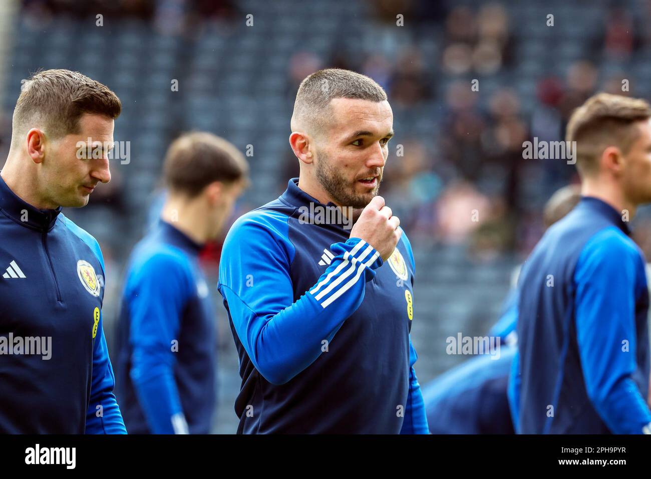 John McGinn, der Mittelfeldspieler spielt und Kapitän der Aston Villa ist, spielt im Hampden Park, Glasgow, Schottland, gegen Zypern Stockfoto