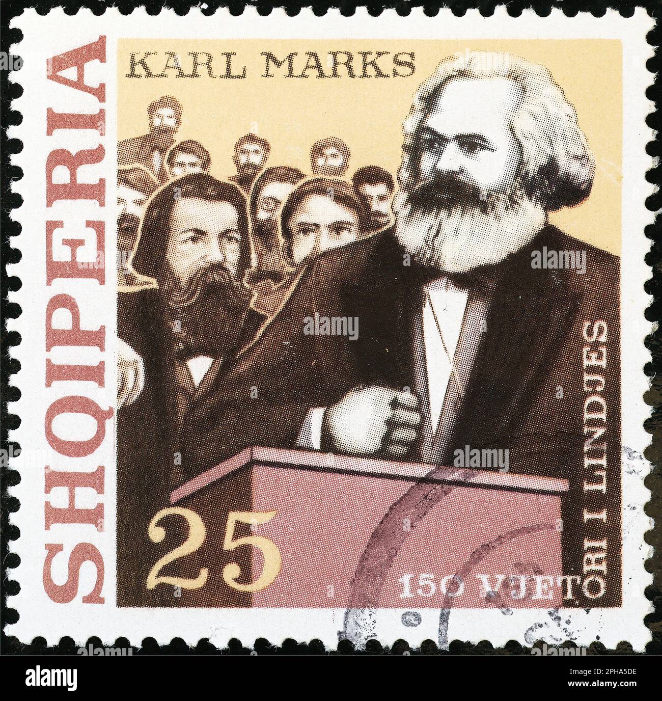 Karl Marx während einer Rede über albanische Briefmarken Stockfoto