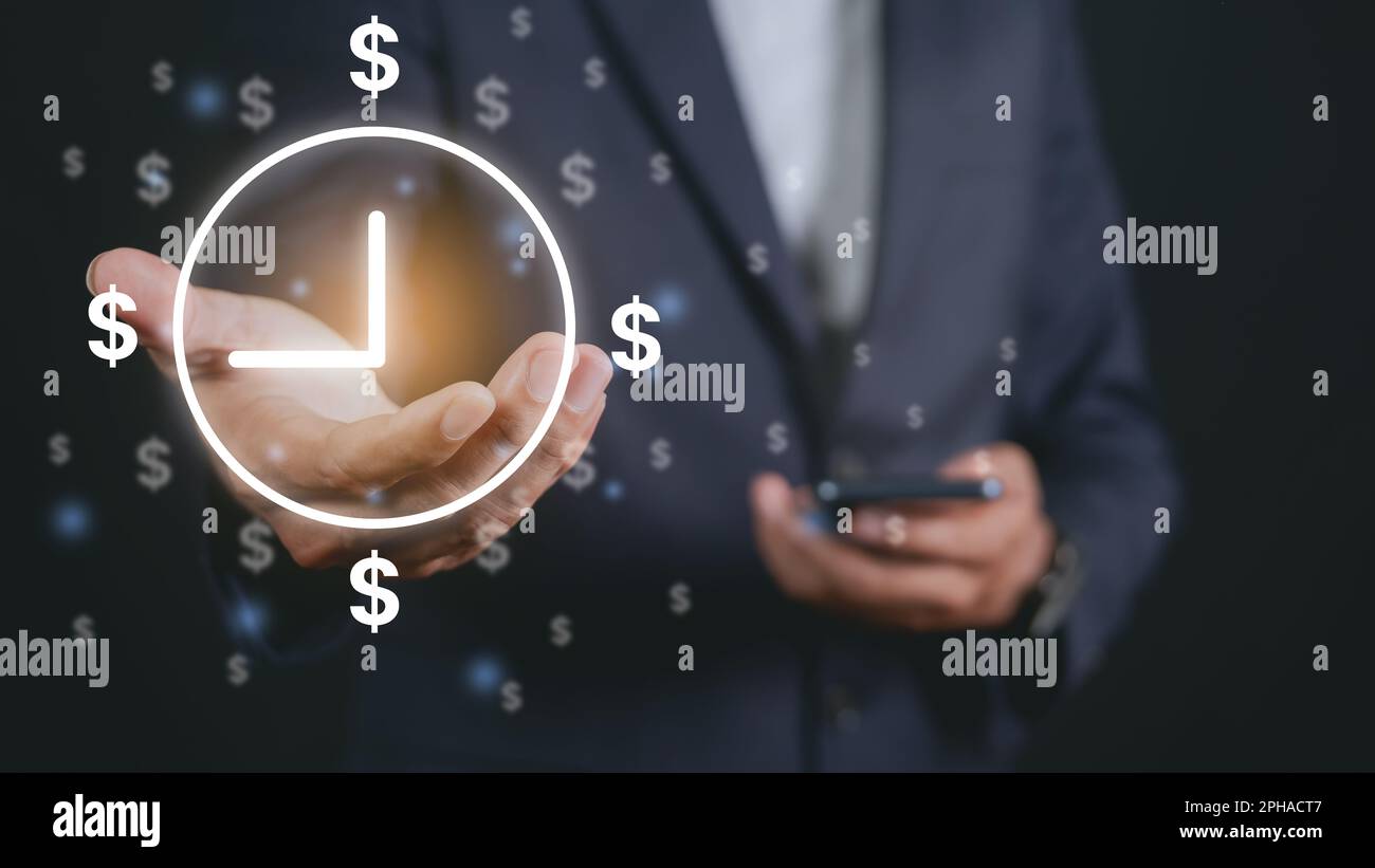 Ein Geschäftsmann mit einer Uhr und einer Dollar-Ikone. Geschäftszeit- und Geldmanagement. Zeit ist Geld Stockfoto