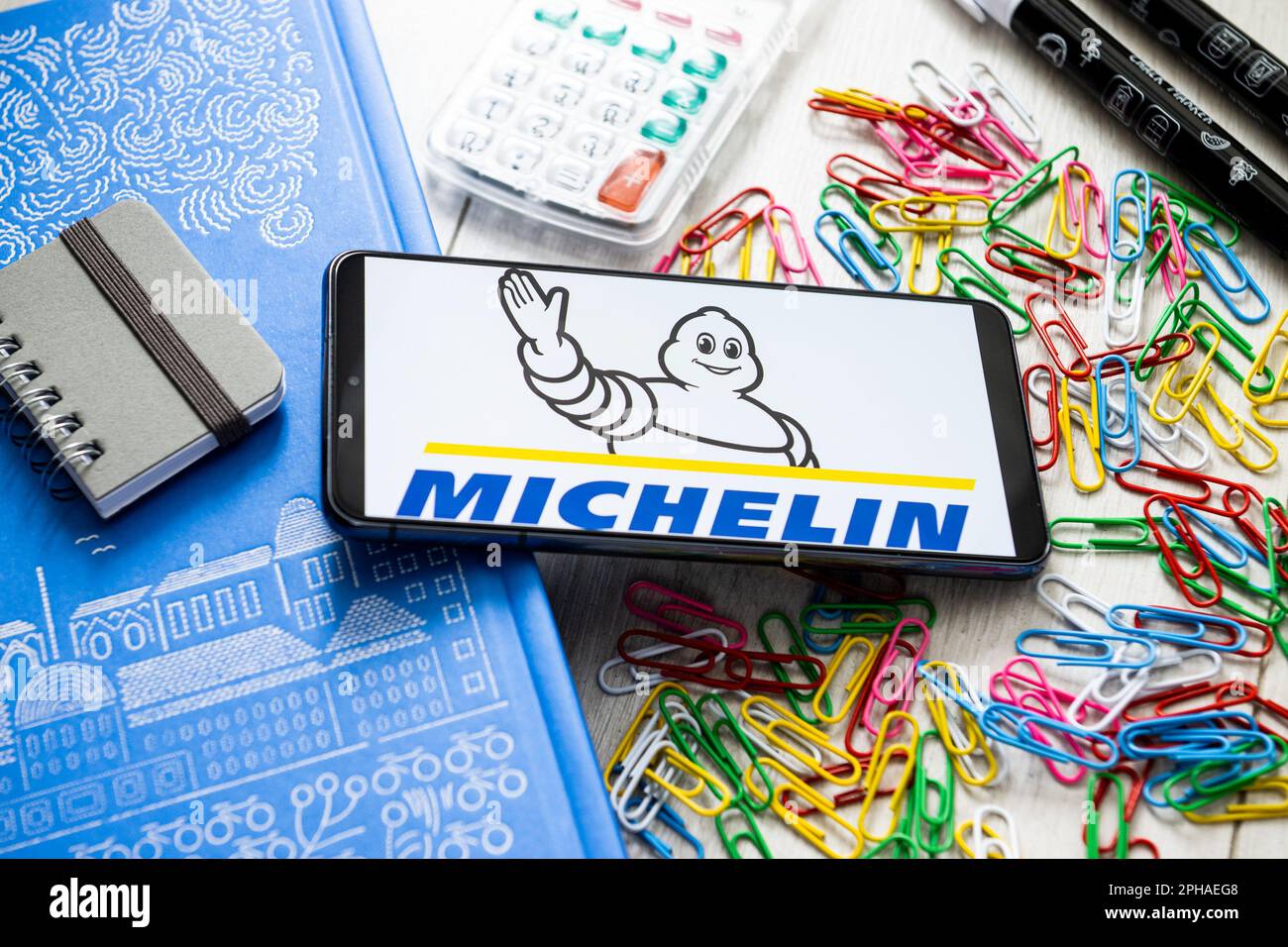 Polen. 07. März 2023. In dieser Abbildung ist ein Michelin-Logo auf einem Smartphone zu sehen. Kredit: SOPA Images Limited/Alamy Live News Stockfoto
