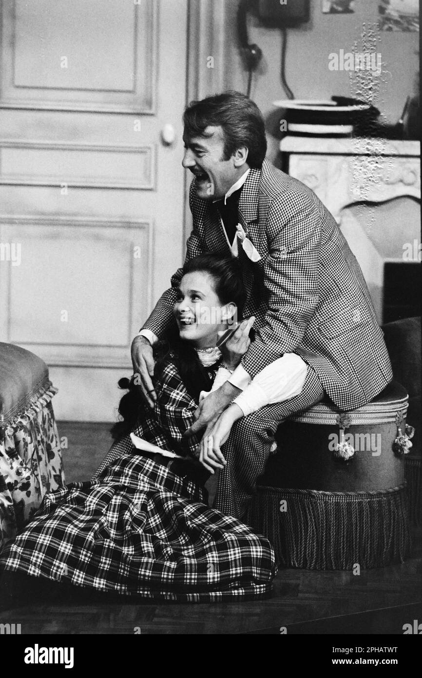 Archive 80ies: Französische Schauspieler Michel Duchaussoy und Marie-Sophie Pochat, in Gigi, Celestins Theater, Lyon, Frankreich, 1984 Stockfoto