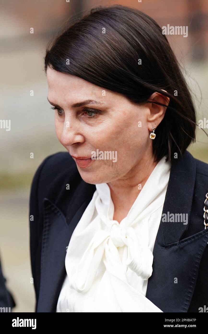 Sadie Frost verlässt die königlichen Gerichte im Zentrum von London, nachdem eine Anhörung wegen Vorwürfen wegen rechtswidriger Informationsbeschaffung gegen Associated Newspapers Limited (ANL) von sieben Personen - dem Herzog von Sussex, Baroness Doreen Lawrence, Sir Elton John, David Furnish, Liz Hurley, Sadie Frost und Sir Simon Hughes. Foto: Montag, 27. März 2023. Stockfoto