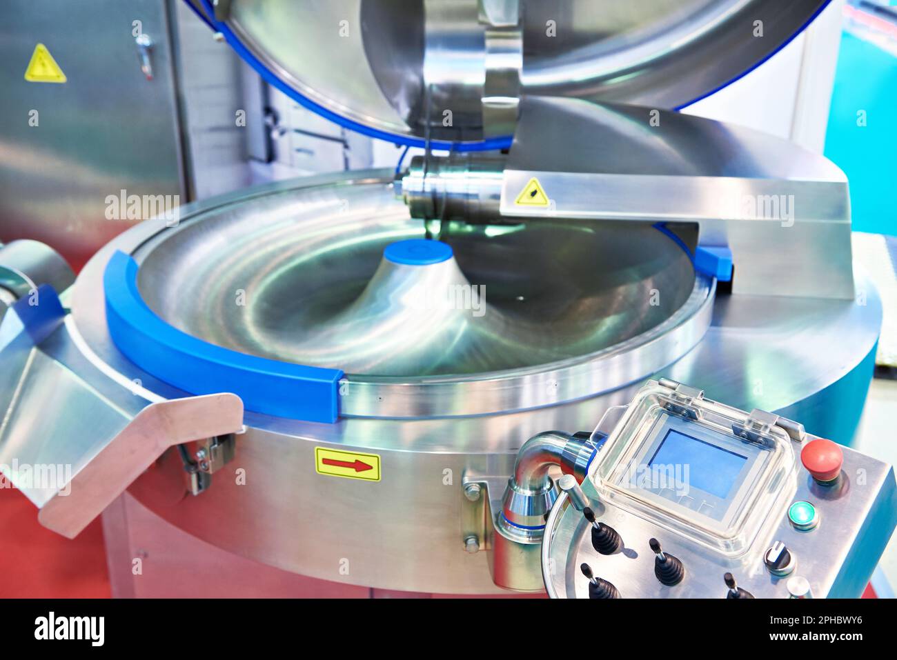 Schüssel Ausstecher für die Produktion von Wurst Hackfleisch/Faschiertem Stockfoto