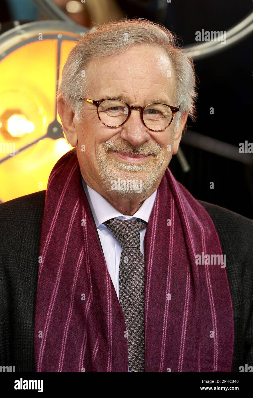 Steven Spielberg besucht die britische Premiere der „Fabelmans“ auf der Curzon Mayfair in London. Stockfoto