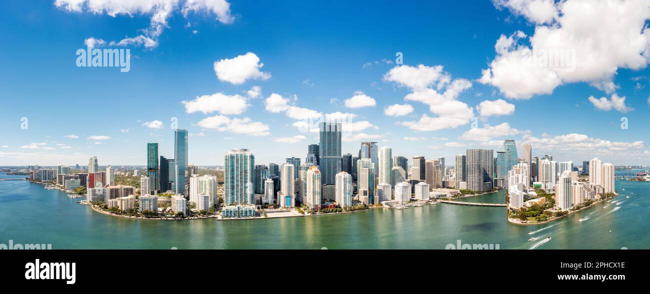 Panoramablick über Miami, Florida. Miami ist eine Mehrheitsstadt und ein wichtiges Zentrum und führend in den Bereichen Finanzen, Handel, Kultur, Kunst und Internatio Stockfoto