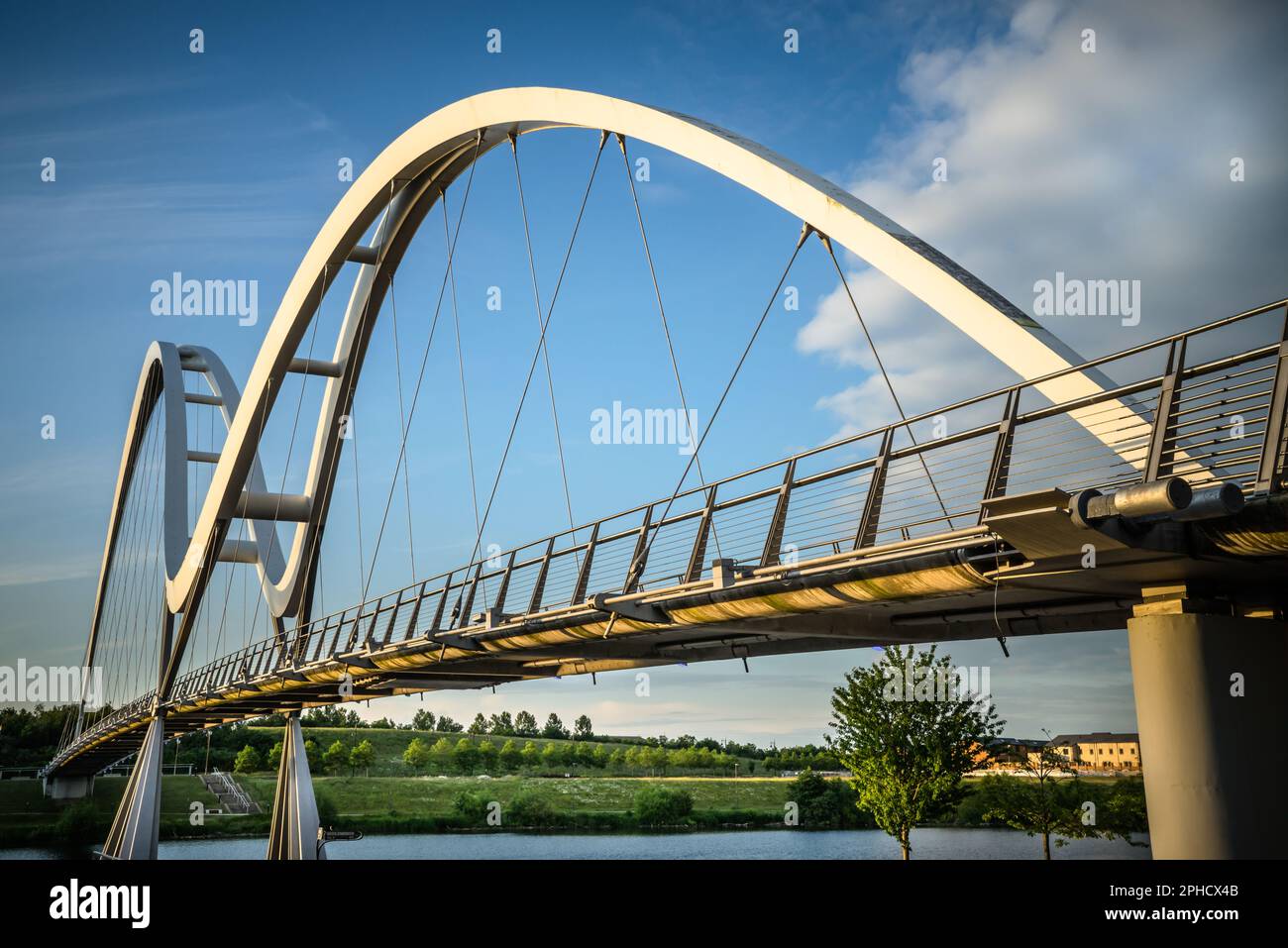 Die Infinity Bridge über den Fluss Tees an einem sonnigen Tag. Stockton-on-Tees, Großbritannien Stockfoto