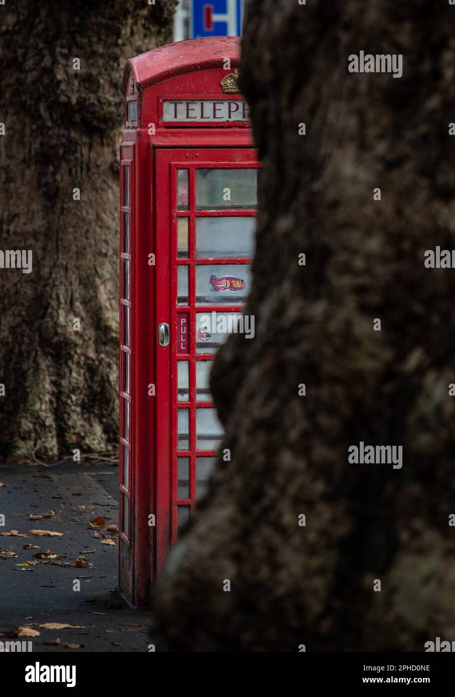Klassisches britisches Design die Telefonzelle aus dem Jahr K6 in Nottingham Stockfoto