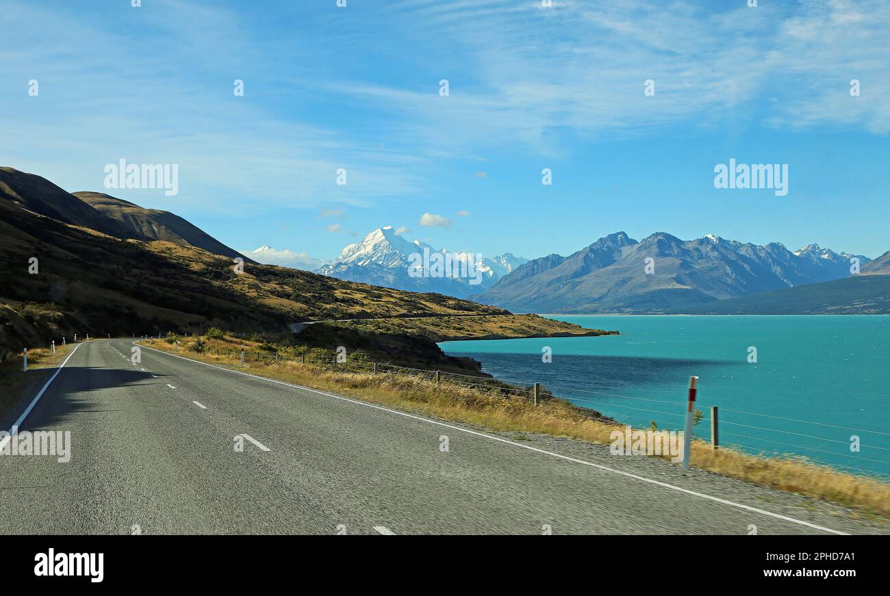 Straße auf dem Pukaki See - Neuseeland Stockfoto