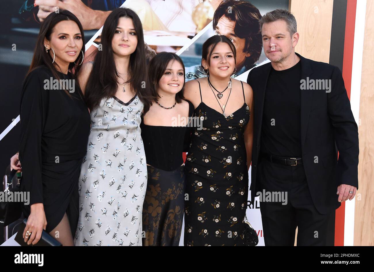Westwood, USA. 27. März 2023. Matt Damon, Isabella Damon, Gia Zavala Damon, Stella Damon und Luciana Barroso kommen am 27. März 2023 im Regency Village Theatre in Westwood, Kalifornien, zur Premiere von „Air“ in den Amazon Studios. © Lisa OConnor/AFF-USA.com Kredit: AFF/Alamy Live News Stockfoto