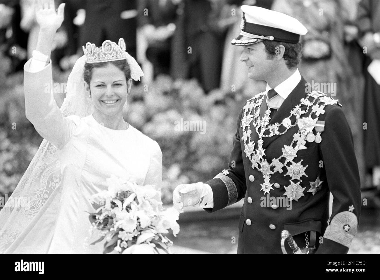 Hochzeit von Carl XVI Gustaf und Silvia Sommerlath. Carl XVI Gustaf, König von Schweden. Geboren am 30. april 1946. Die Hochzeit am 19. juni 1976 in Stockholm. Königin Silvia in ihrem Hochzeitskleid mit König Carl XVI Gustaf. Stockfoto