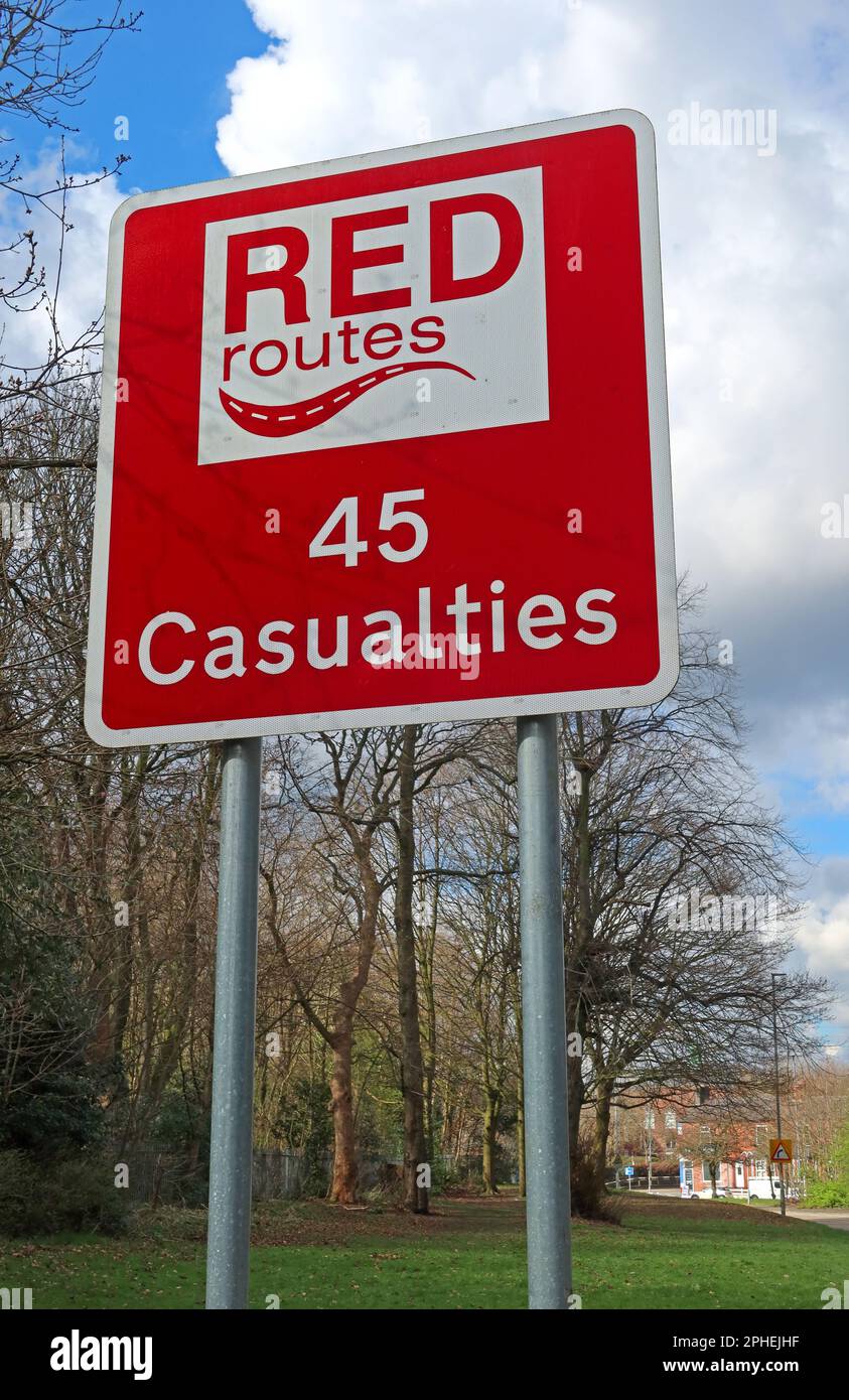Rote Route Schild, 45 Verletzte, A50 Straße, Warrington. Zunehmende Todesfälle auf britischen Straßen Stockfoto