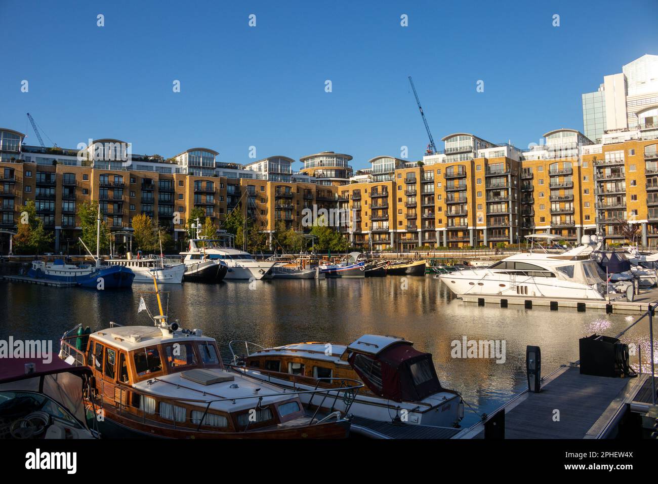 St Katharine Docks, Tower Hamlets, London, Großbritannien Stockfoto