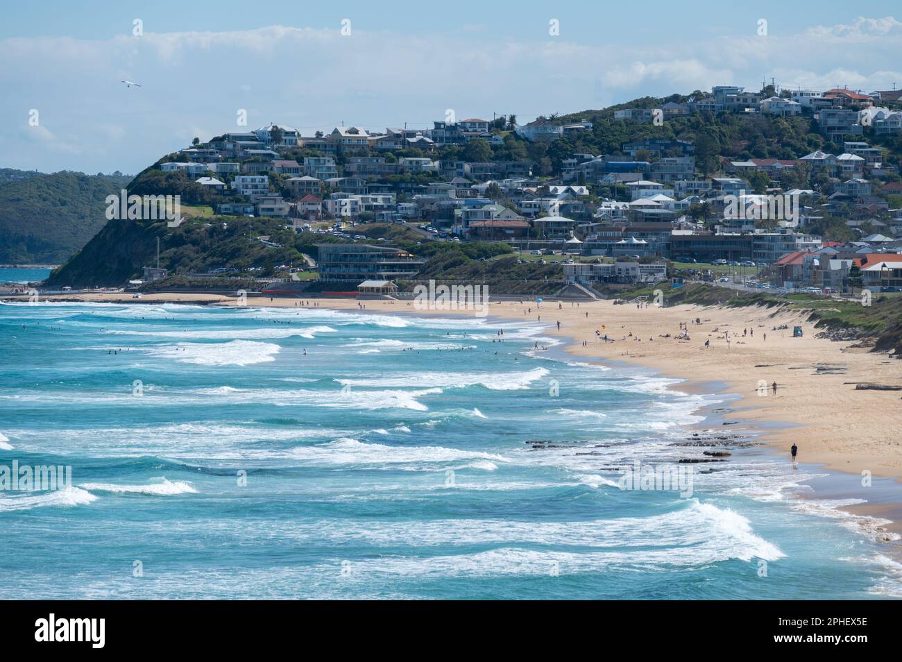 Wellen Rollen vom Pazifik auf Bar Beach, Newcastle, New South Wales, NSW, Australien. Stockfoto