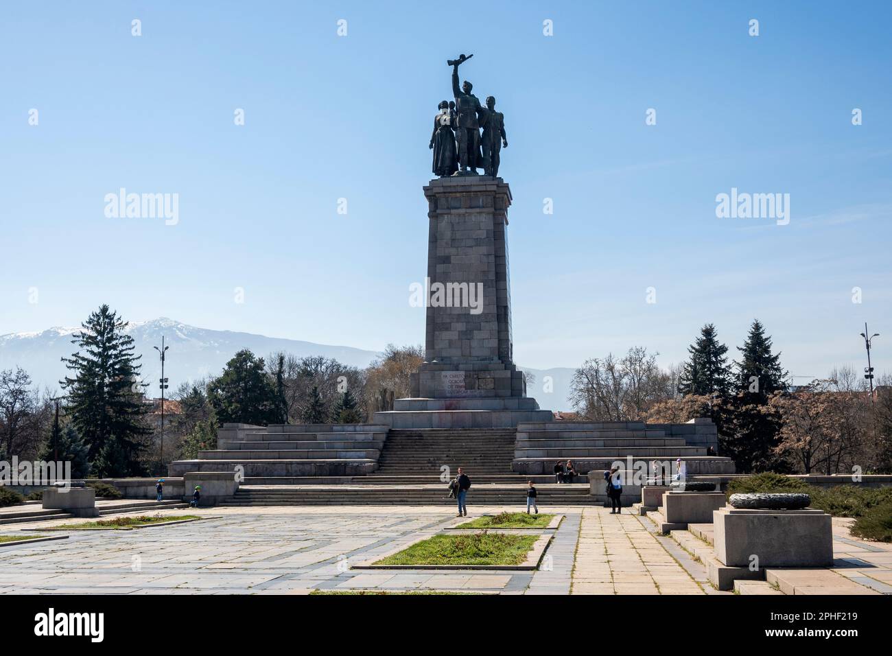 SOFIA, BULGARIEN - 19. MÄRZ 2023: Denkmal der Sowjetarmee in der Stadt ...