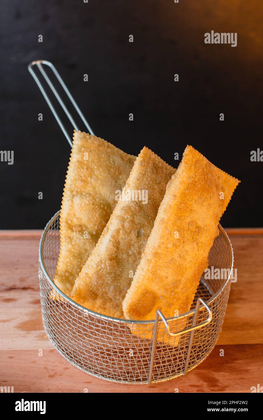 Ein vertikales Bild eines traditionellen brasilianischen Küchengerichts Stockfoto