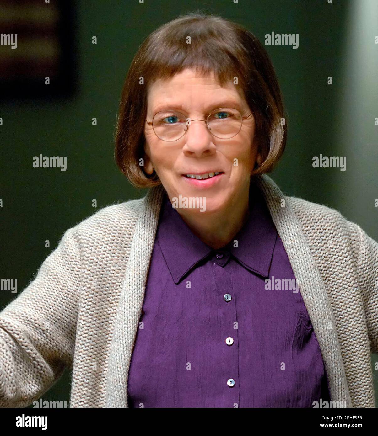 LINDA HUNT in NCIS: LOS ANGELES (2009), Regie: TERRENCE O'HARA. Kredit: CBS TV / Album Stockfoto