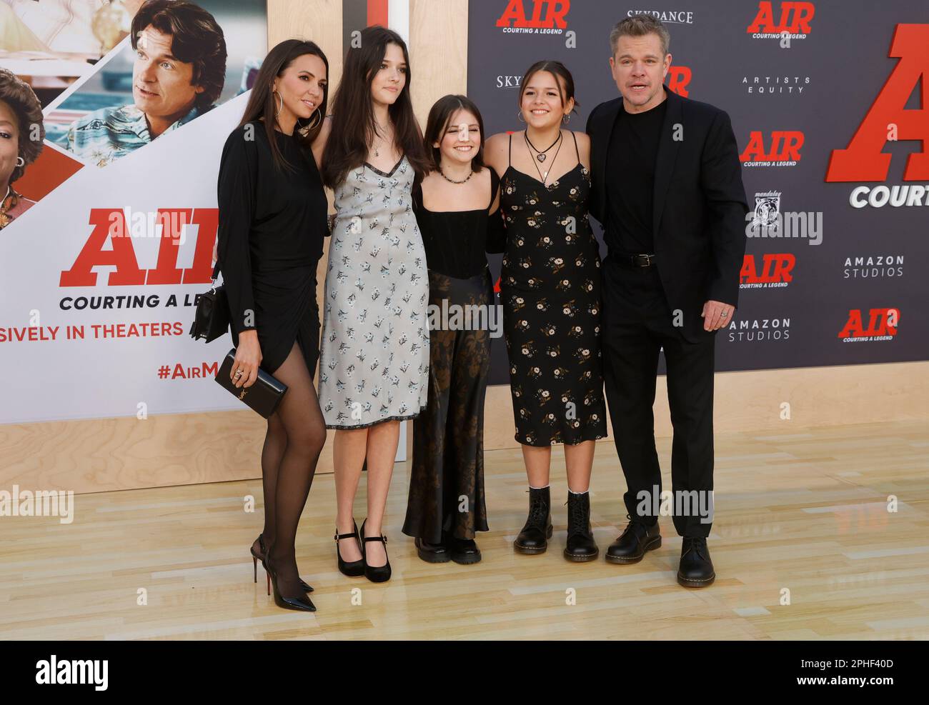 27. März 2023 - Los Angeles, Kalifornien - Luciana Barroso, Isabella Damon, Gia Zavala Damon, Stella Damon, Matt Damon... Amazon Studios' Weltpremiere von „AIR“ im Regency Village Theatre in Los Angeles. (Kreditbild: © FS/AdMedia via ZUMA Press Wire) NUR REDAKTIONELLE VERWENDUNG! Nicht für den kommerziellen GEBRAUCH! Stockfoto