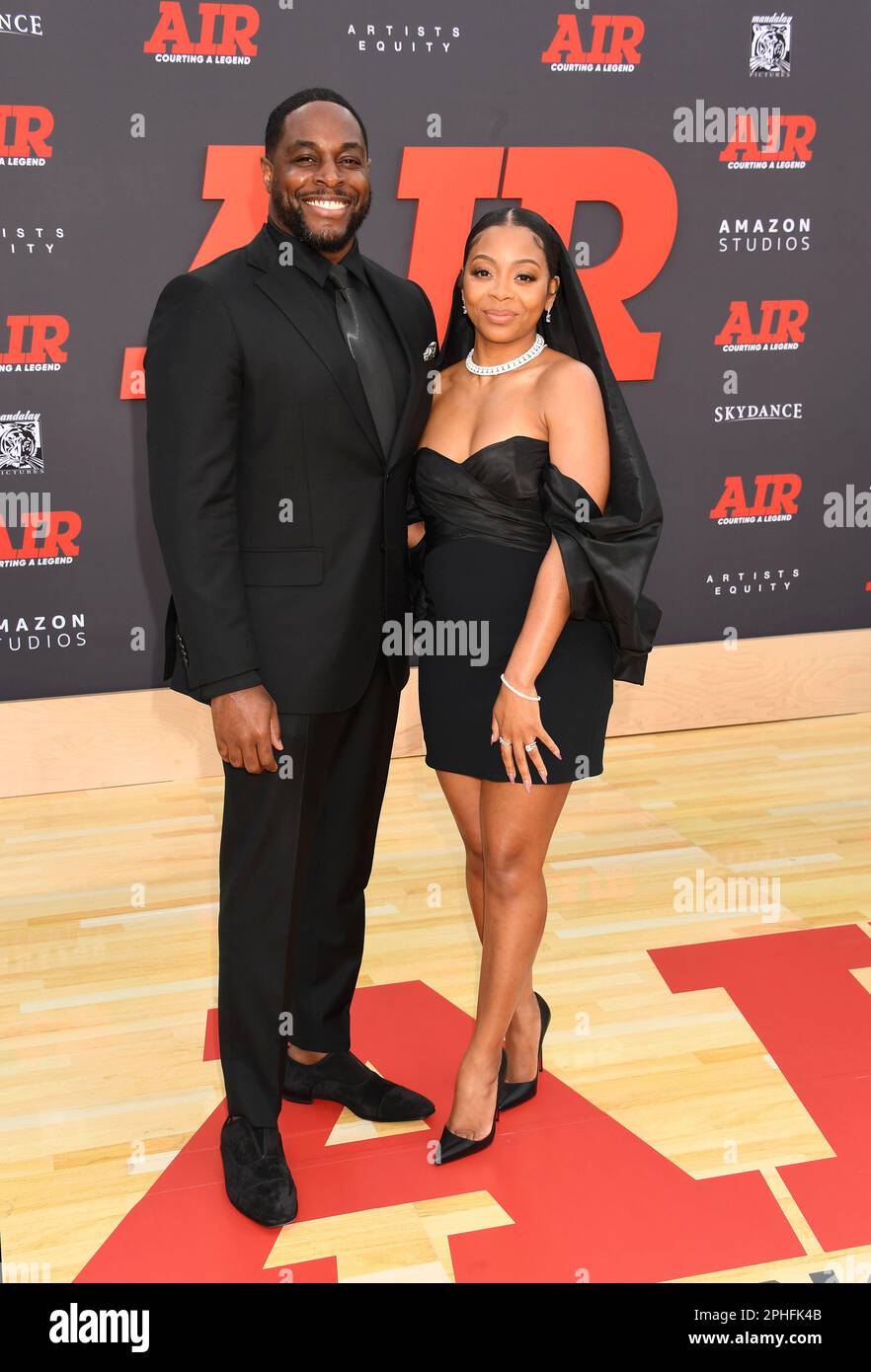 Los Angeles, Kalifornien, USA. 27. März 2023. (L-R) Nick Jones Jr. und Bresha Webb besuchen am 27. März 2023 in Los Angeles, Kalifornien, die Weltpremiere von „AIR“ in den Amazon Studios im Regency Village Theatre. Kredit: Jeffrey Mayer/Jtm Photos/Media Punch/Alamy Live News Stockfoto