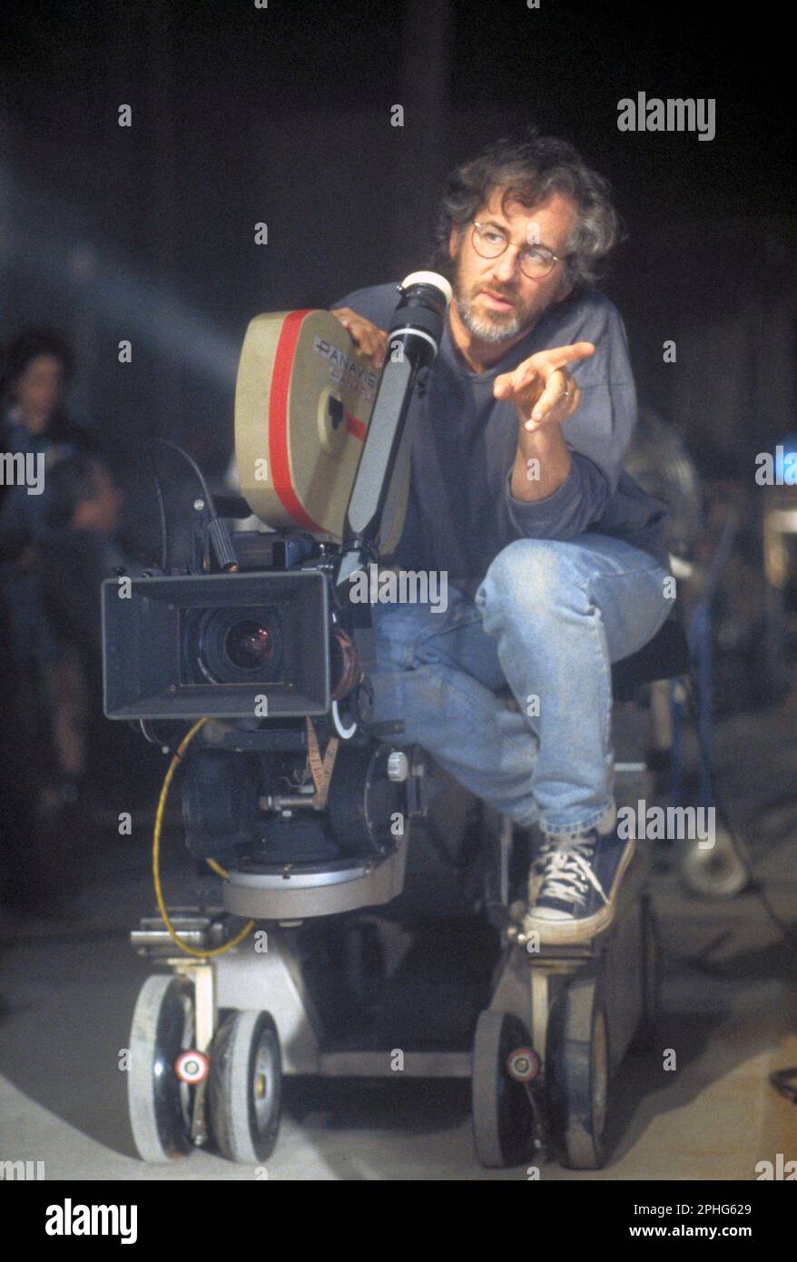 STEVEN SPIELBERG im JURASSIC PARK (1993), Regie: STEVEN SPIELBERG. Kredit: AMBLIN/UNIVERSAL/Album Stockfoto