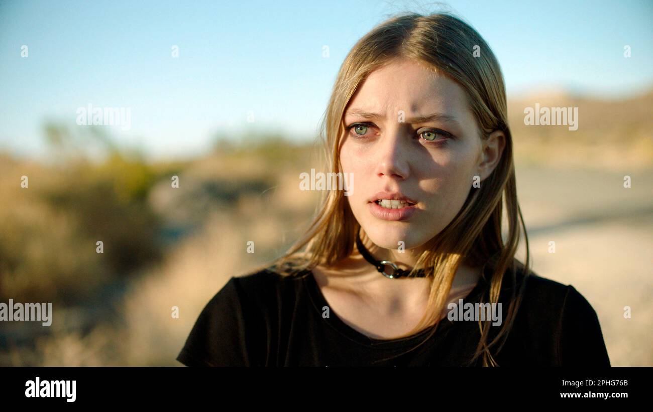 GRACE VAN DIEN in FLUCHTVATER (2017), Regie Ross KOHN. Kredit: Indy Entertainment/Album Stockfoto