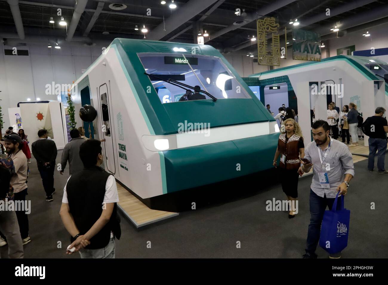 Mexiko-Stadt, Mexiko. 28. März 2023. 27. März 2023, Mexico City, Mexiko: Ein Stand mit einem Tren Maya Stand im Mexico Tourism Tianguis 47. im Banamex Center in Mexico City, Mexiko. Am 27. März 2023 in Mexico City, Mexiko (Foto: Luis Barron/Eyepix Group/Sipa USA). Kredit: SIPA USA/Alamy Live News Stockfoto