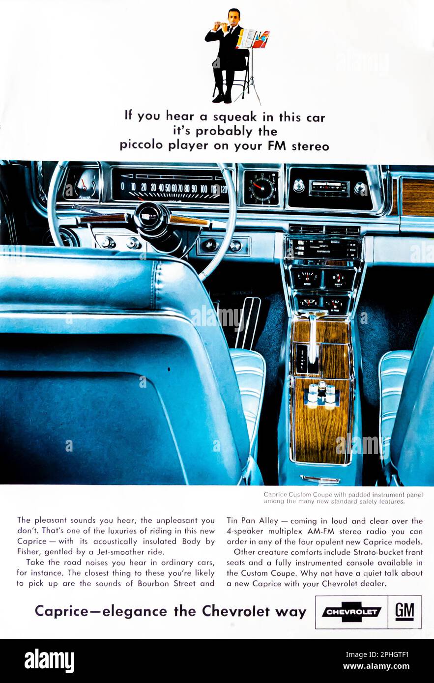 Chevrolet Caprice Custom Coupé-Werbung in einer Zeitschrift in NatGeo, April 1966 Stockfoto