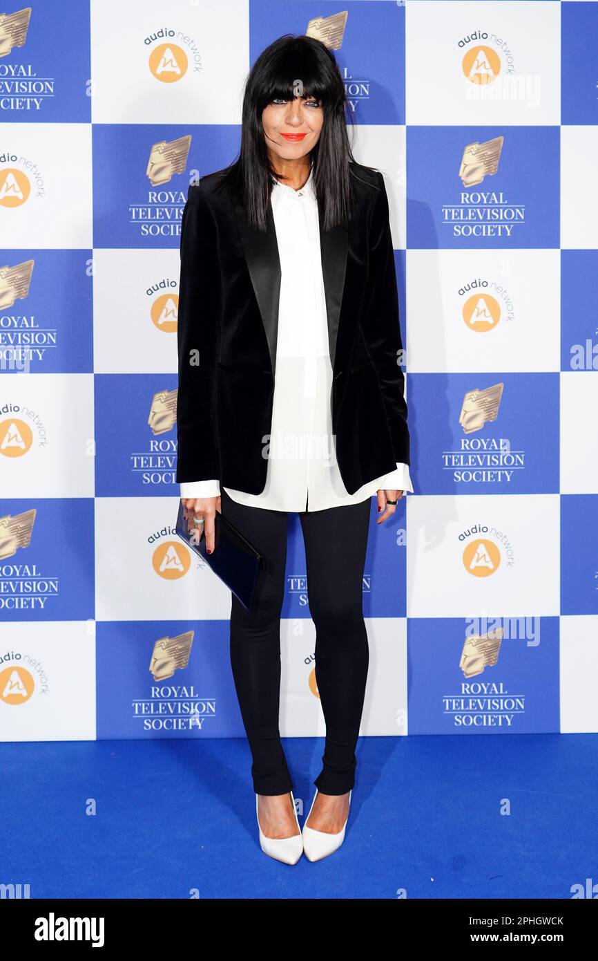 Claudia Winkleman kommt für die Royal Television Society Programme Awards im Grosvenor House Hotel, London. Foto: Dienstag, 28. März 2023. Stockfoto