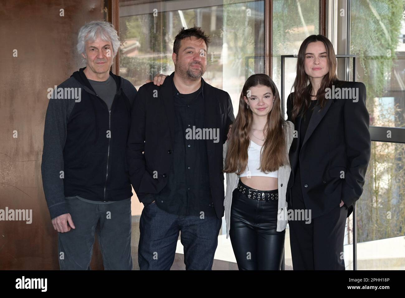 Rom, Italien. 28. März 2023. Domenico Procacci (L), Emanuele Scaringi (C), Greta Santi (C) und Kasia Smitniak (R) nehmen am Fototermin des Films „Pantafa“ im Hotel Valadier Teil. Kredit: SOPA Images Limited/Alamy Live News Stockfoto