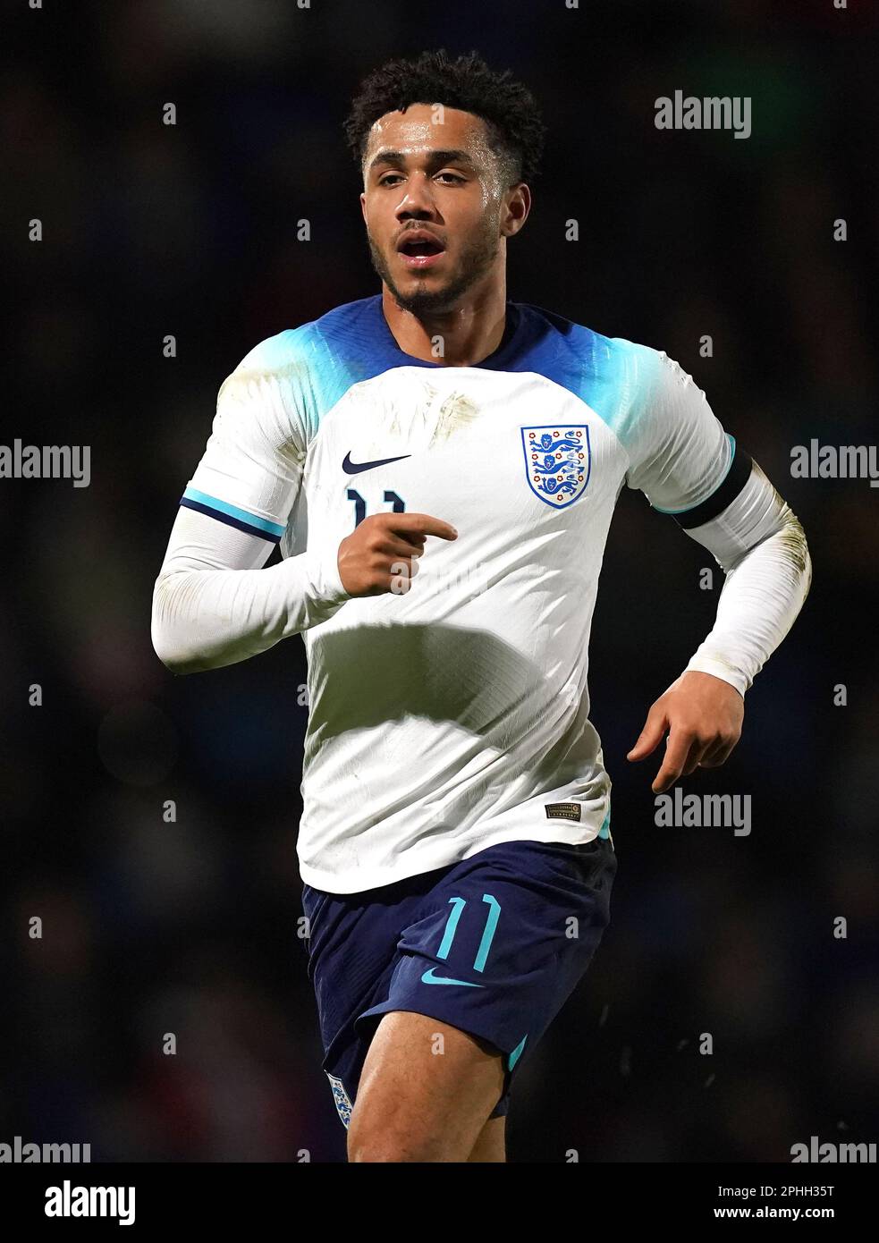 Die George Hall von England in Aktion während des Qualifikationsspiels der UEFA U19 European Championship Elite im Technique Stadium, Chesterfield. Foto: Dienstag, 28. März 2023. Stockfoto