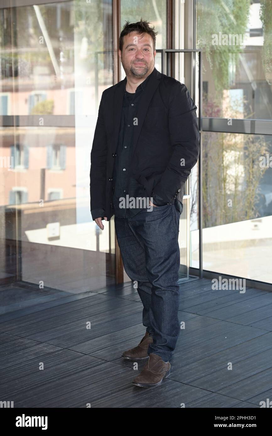 Rom, Italien. 28. März 2023. Emanuele Scaringi nimmt an der Fotokonferenz des Films „Pantafa“ im Hotel Valadier Teil. (Foto: Mario Cartelli/SOPA Images/Sipa USA) Guthaben: SIPA USA/Alamy Live News Stockfoto