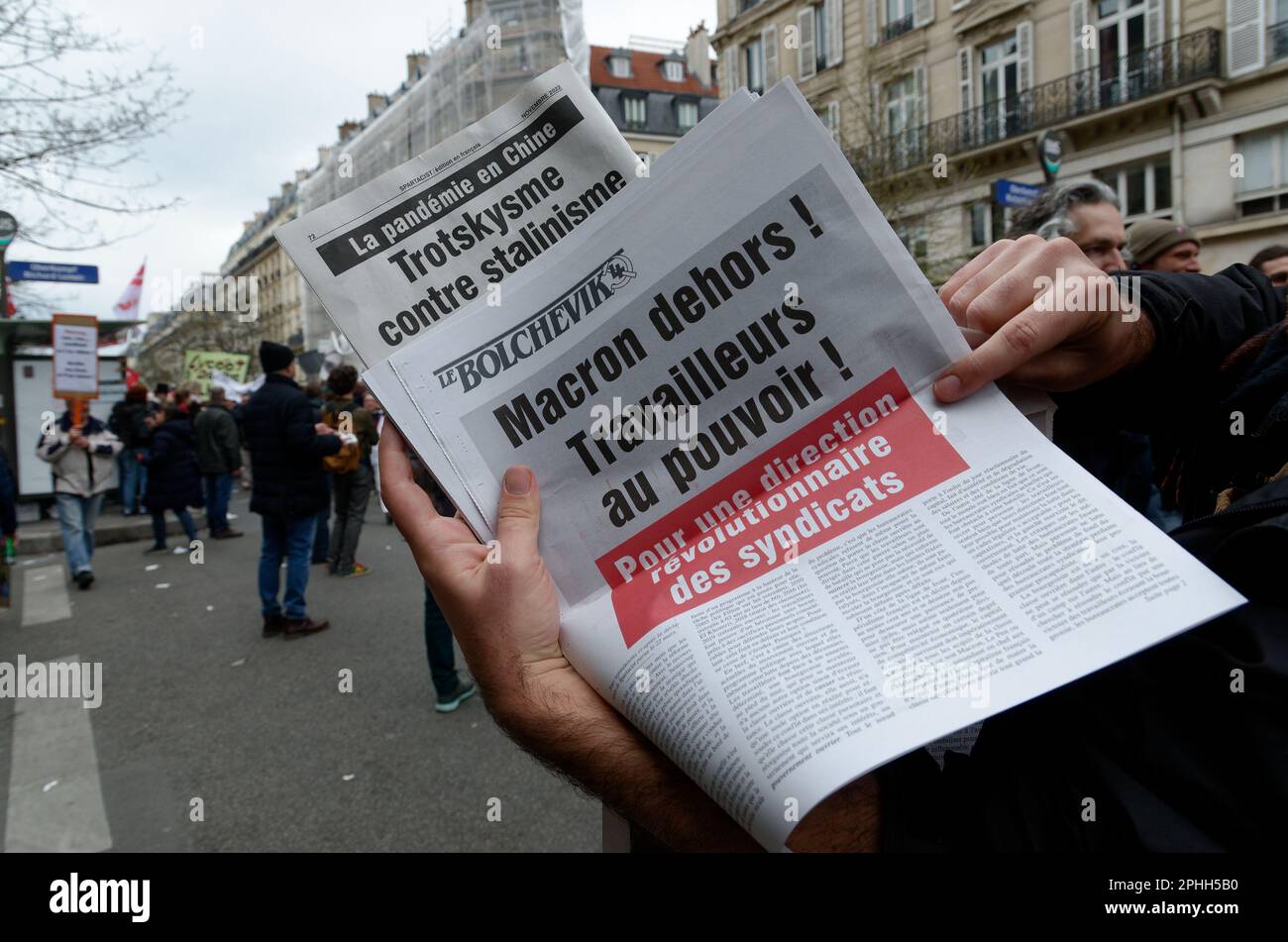 10ème journée contre la réforme des retraites , 450000 personnes chiffre CGT ont défilés dans le calme à Paris avec le soutien de LFI du PS et du PCF Stockfoto