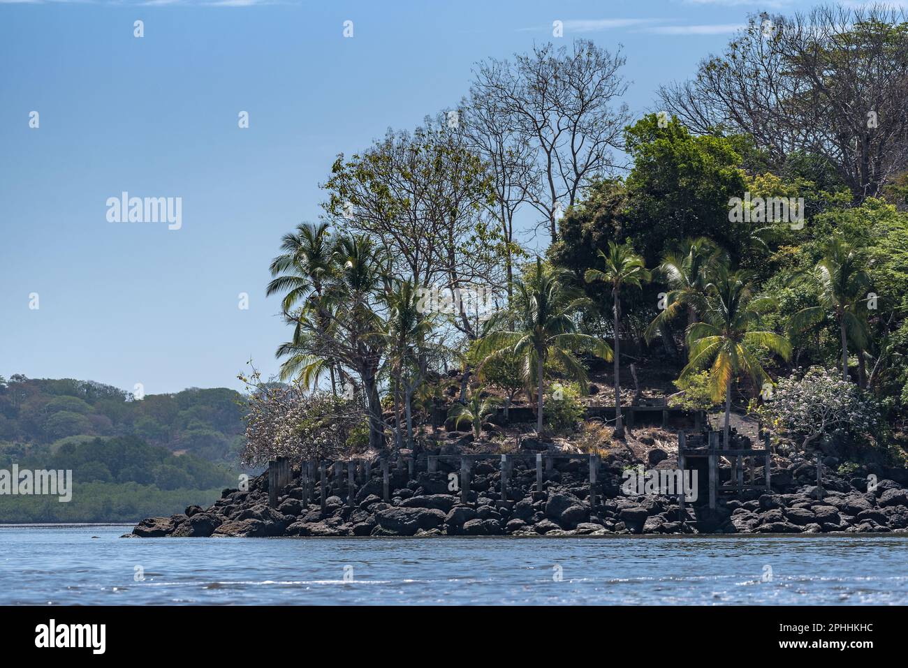 Der Chiriqui River, kurz bevor er in den Golf von Chiriqui, Panama, eindringt Stockfoto