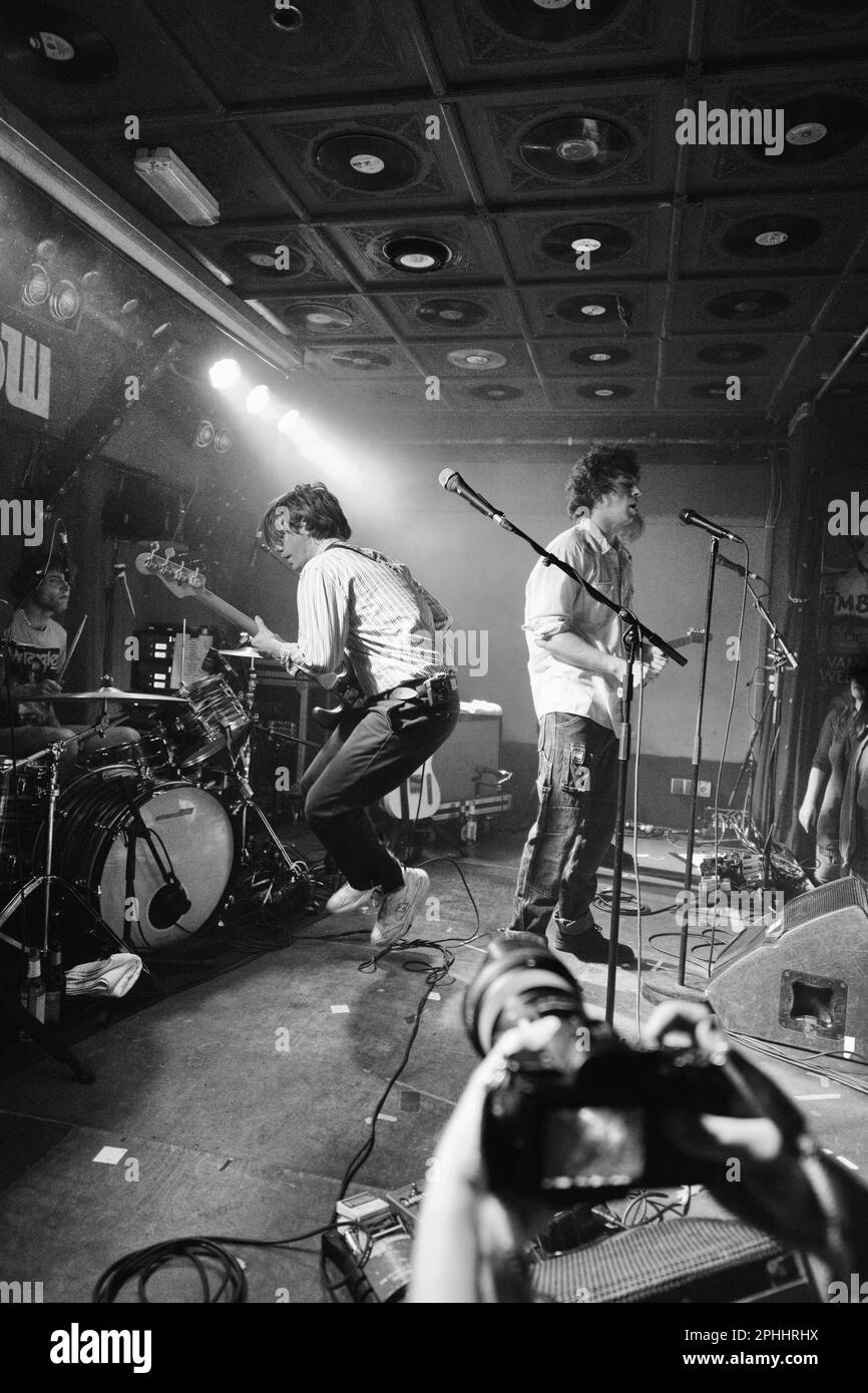 Britische Post-Punk-Band aus London, Schande, live in Molotow, einem kleinen Club in Hamburg Stockfoto